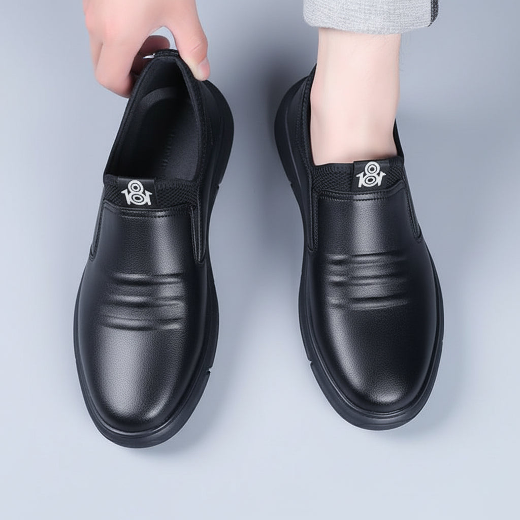 Men's Black & White Walking Sneakers