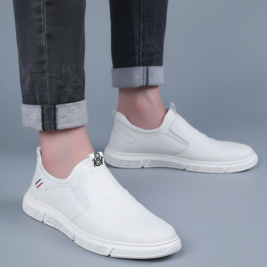 Men's Black & White Walking Sneakers