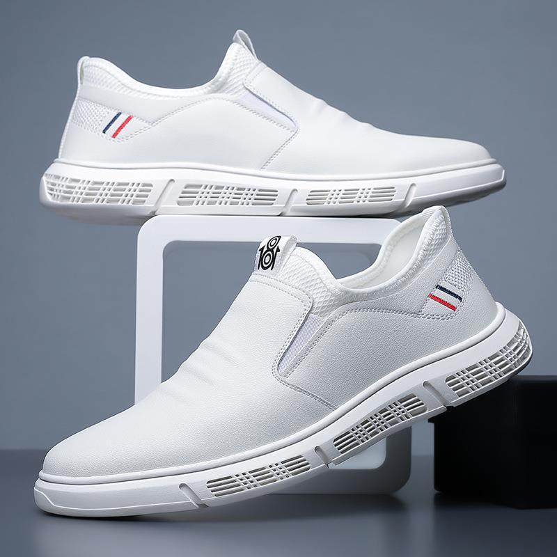 Men's Black & White Walking Sneakers
